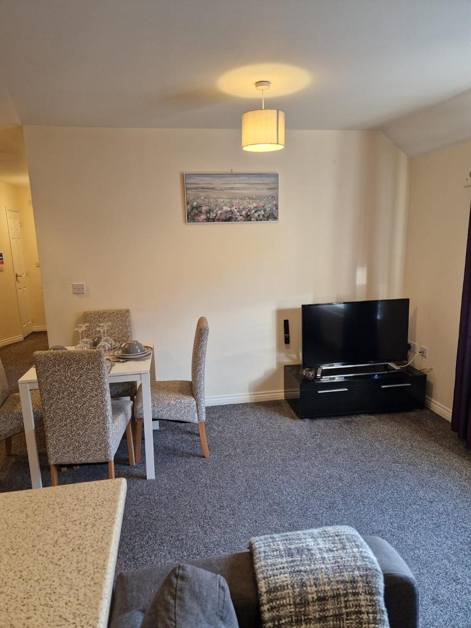 Hereford - Mayflower Coach House, Modern 2 Bedroom Property With Parking, Located South Of Hereford City, Suitable For Small Family, Couple Or Contractors - Sleeps Up To 5 Guests - Hosted By Rentmyhouse Exterior foto